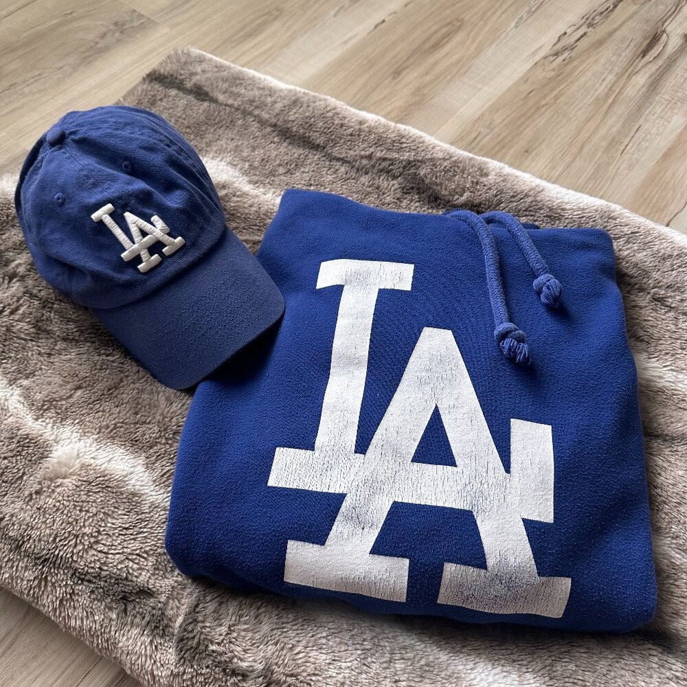 LA DODGERS HOODIE AND HAT BUNDLE SZ SM